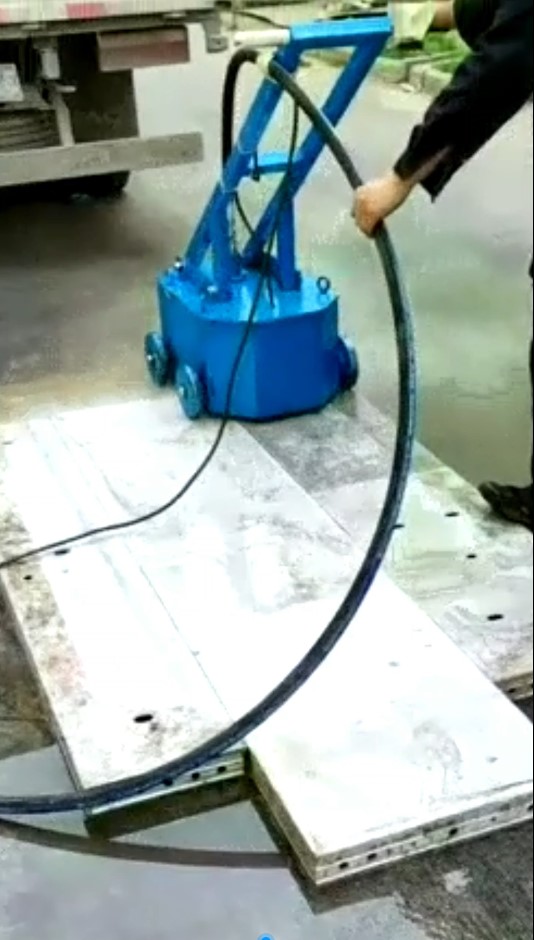 鋁膜板高壓清洗機